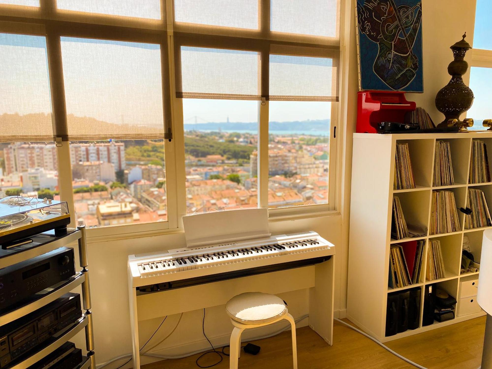 Ideally Located With Perfect Views Алжеш Екстериор снимка