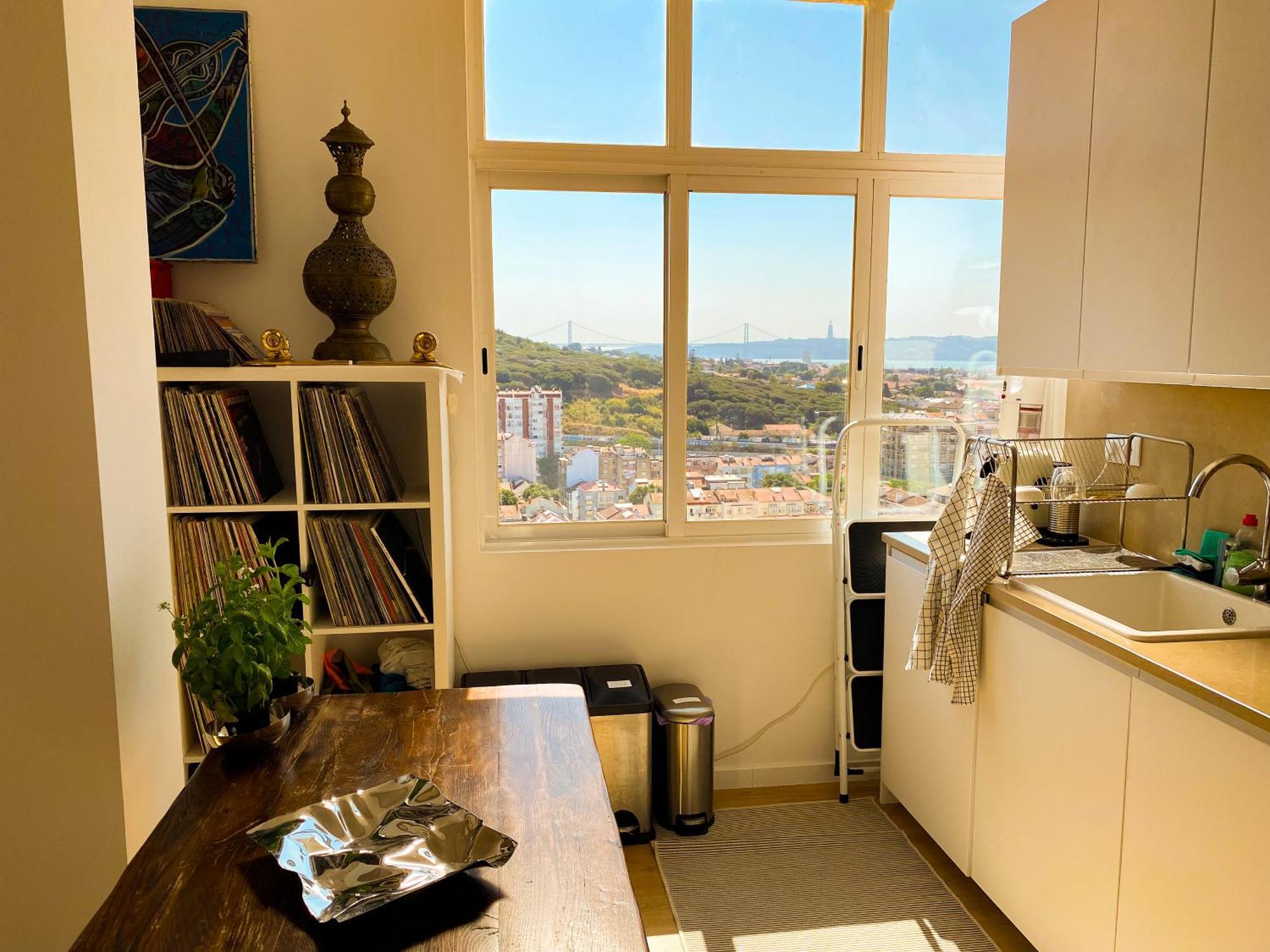 Ideally Located With Perfect Views Алжеш Екстериор снимка
