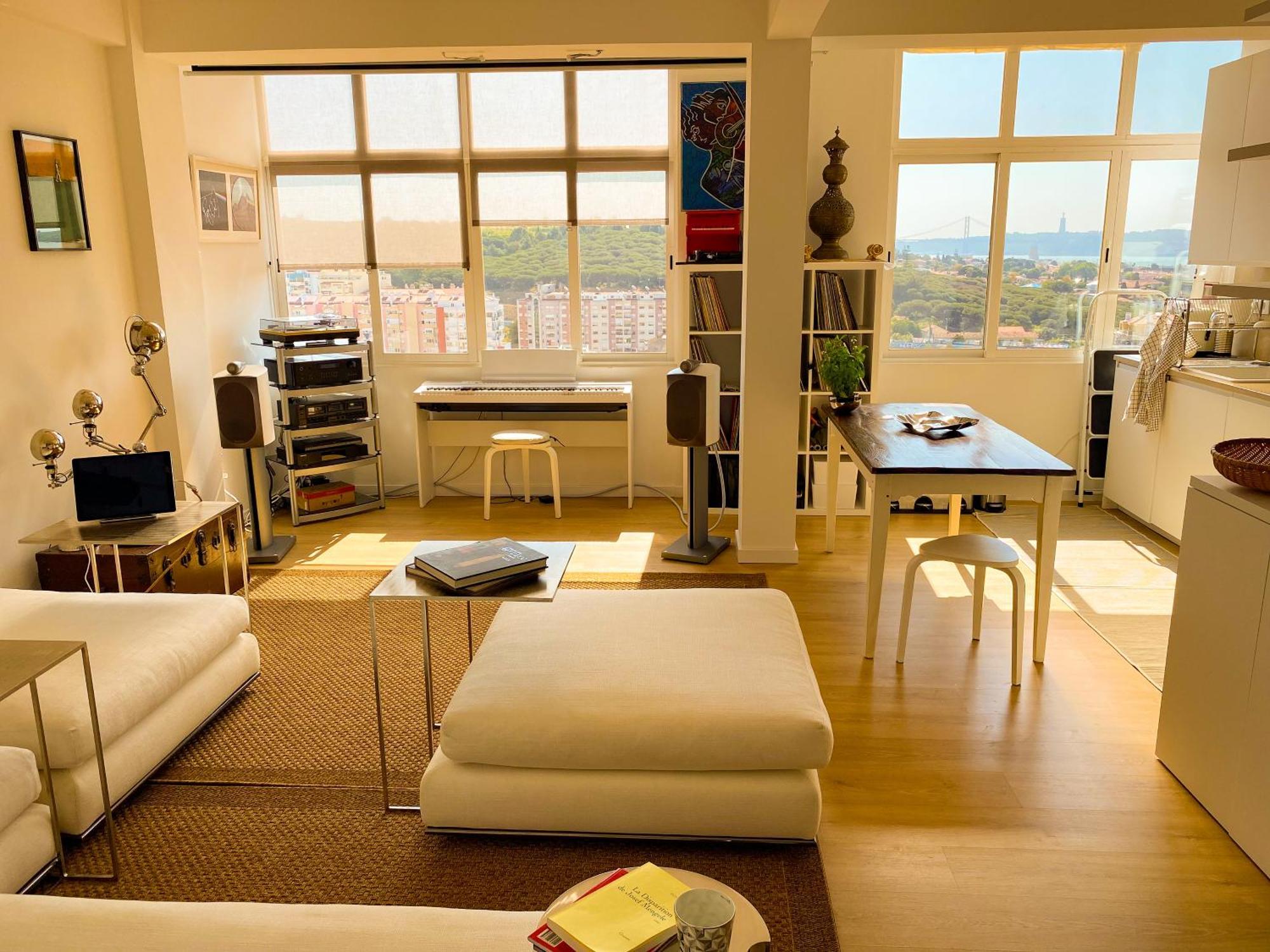 Ideally Located With Perfect Views Алжеш Екстериор снимка
