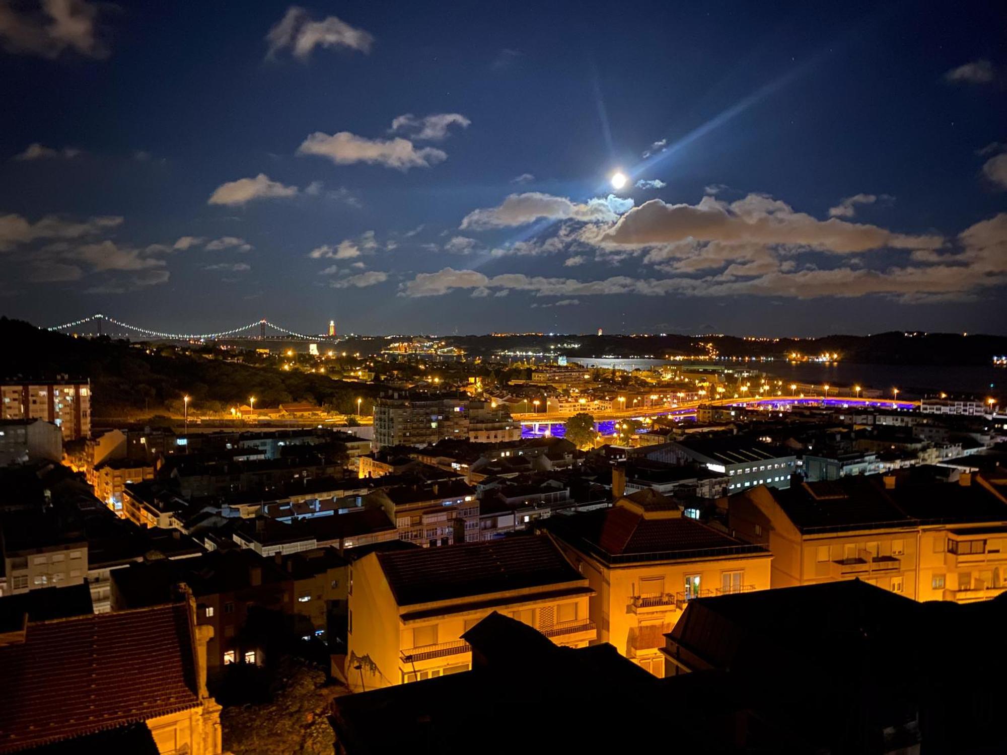 Ideally Located With Perfect Views Алжеш Екстериор снимка